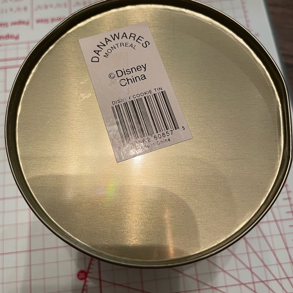 Vintage Disney Cookie Tin - Picture 8 of 10